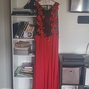 Beautiful evening dress size 16